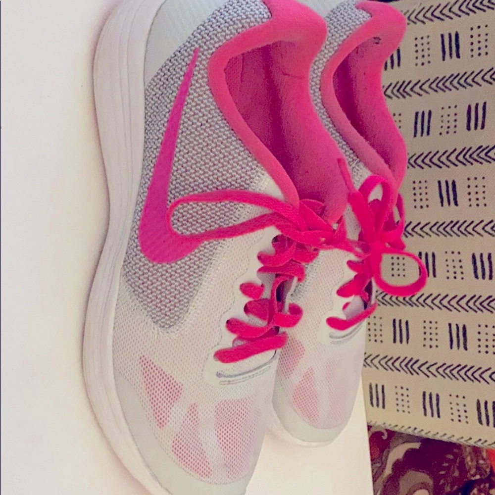Nike Revolution 3